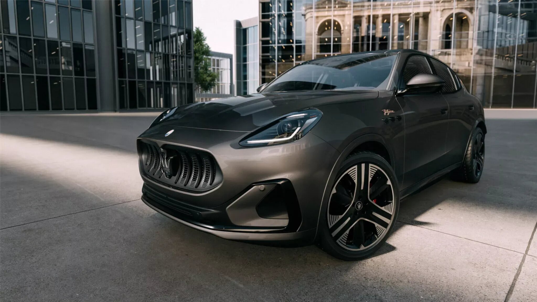 Электрокроссовер Maserati Grecale стал на 80 километров дальнобойнее без замены батареи