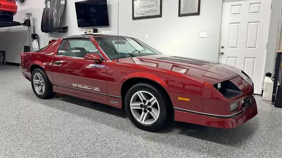 Редкий Chevrolet Camaro IROC-Z выставили на продажу после 39 лет в гараже