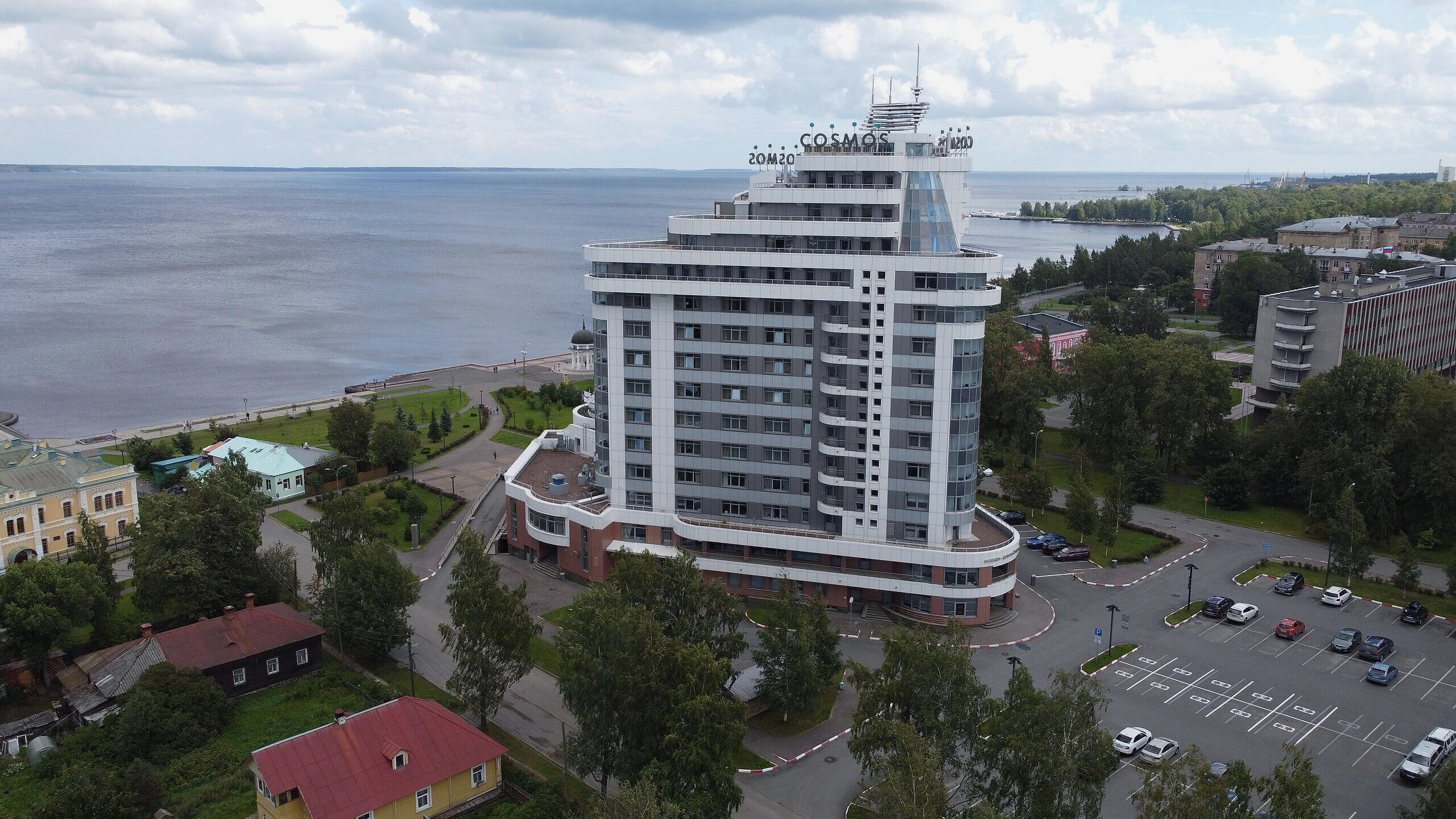 Исследование INFOLine: самая быстрорастущая гостиничная сеть 2025 года в России — Cosmos Hotel Group