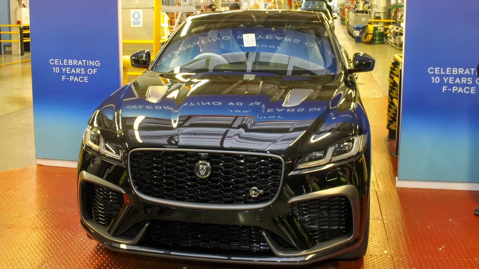 Jaguar собрал последний автомобиль с ДВС