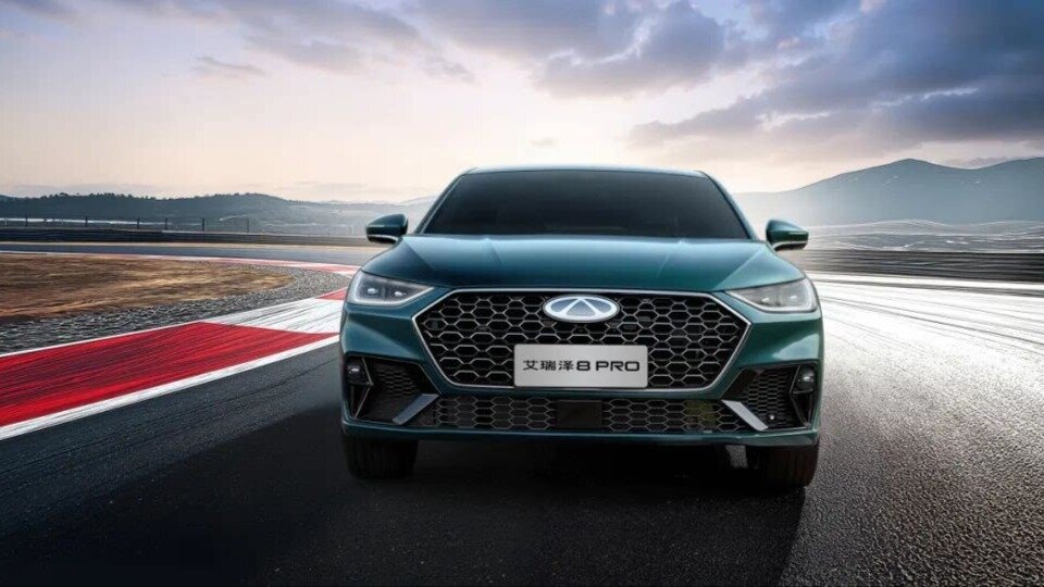 Седан Chery Arrizo 8 Pro получил в Китае увеличенный мотор и новую внешность