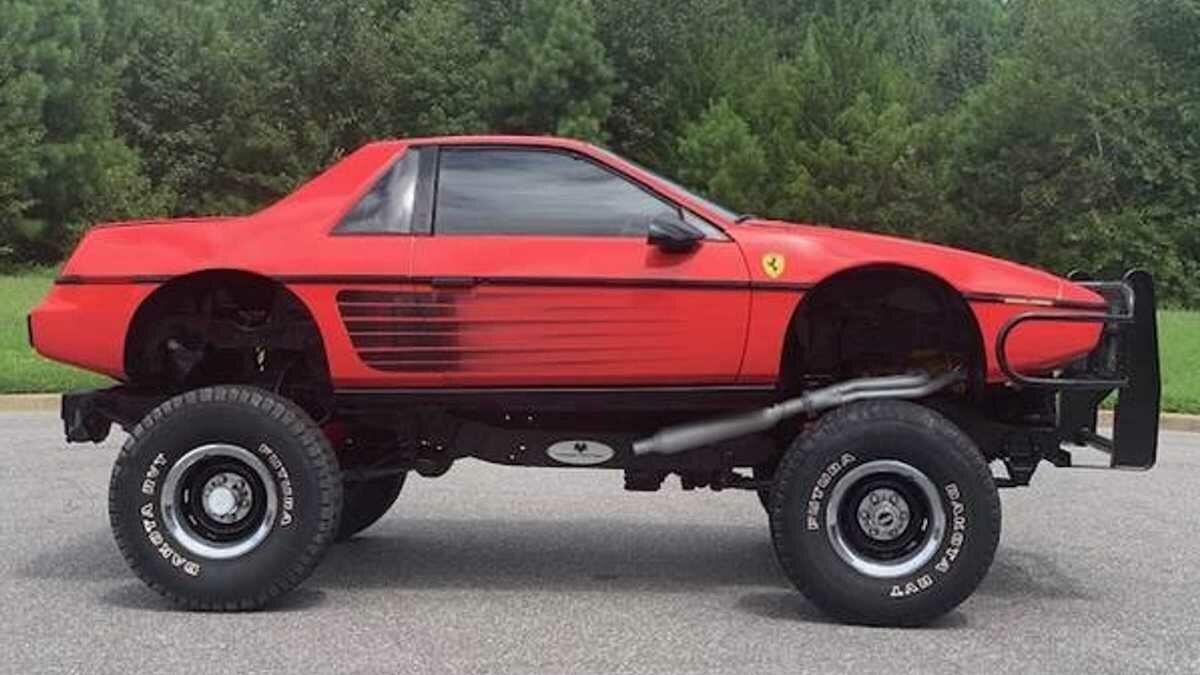 Фальшивый внедорожник Ferrari выставили на продажу