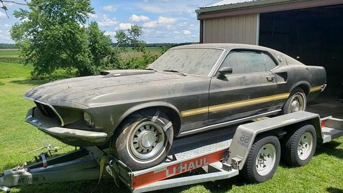 В сарае нашли полностью комплектный спорткар Mustang 1969 года. Продают недорого