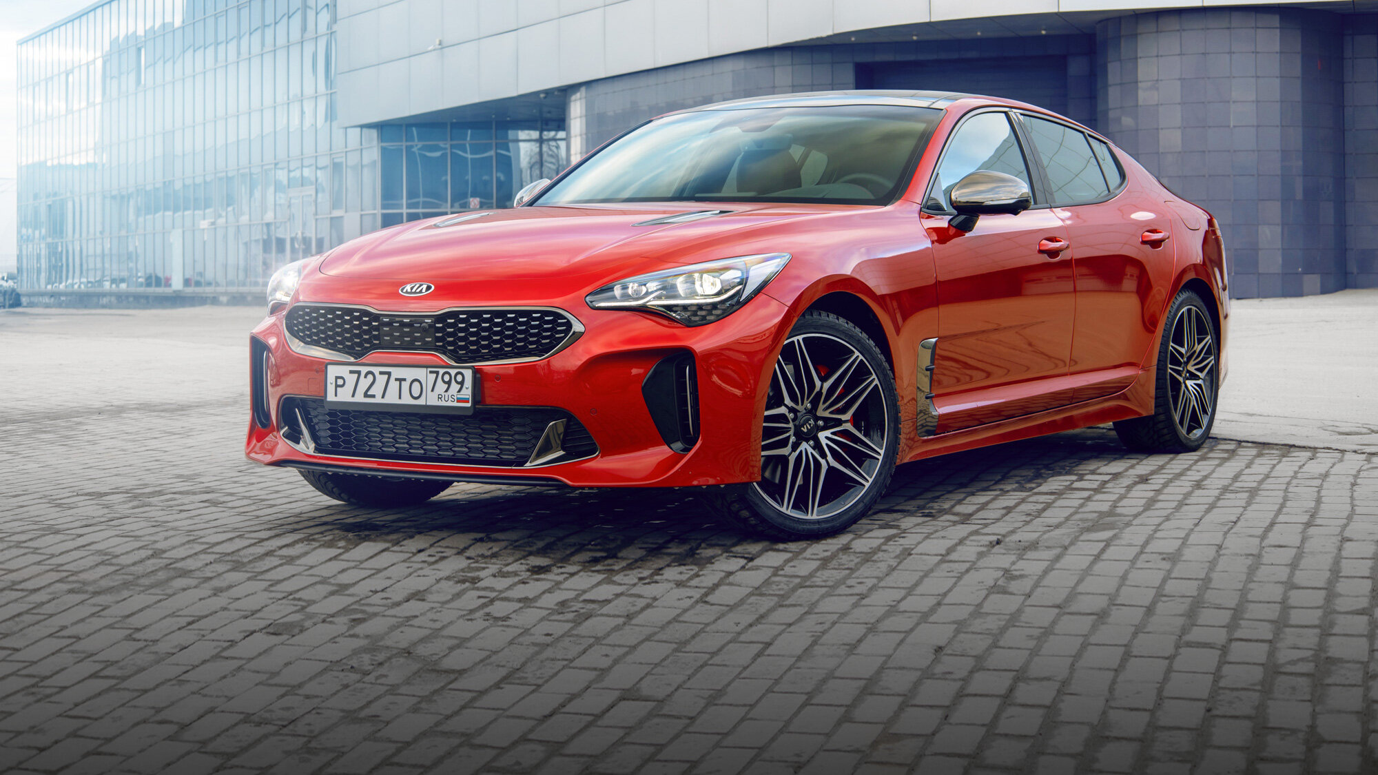       Kia Stinger   -        