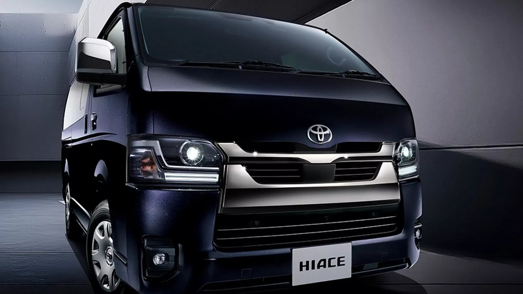 Минивэн Toyota Hiace, который выпускают с 2004 года, сменит поколение