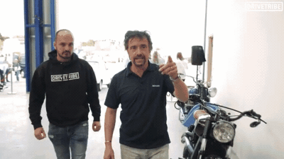 Экс-ведущий Top Gear Ричард Хаммонд провёл видеоэкскурсию по своей новой автомастерской