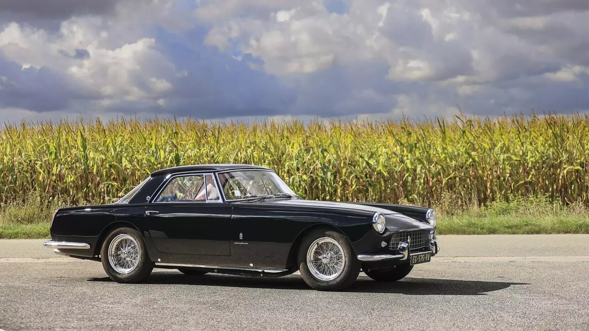 Анджелина Джоли продаст собственный Ferrari 1958 года на аукционе