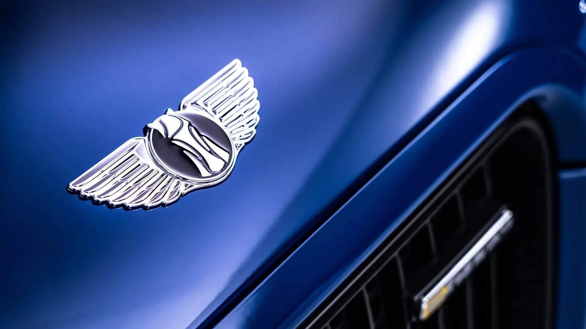 Aston Martin хочет запретить Geely использовать её логотип