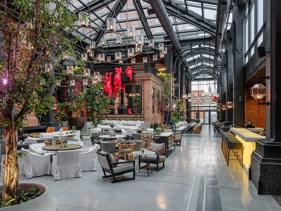 На этом снимке — ресторан Kazanda Lounge при отеле.