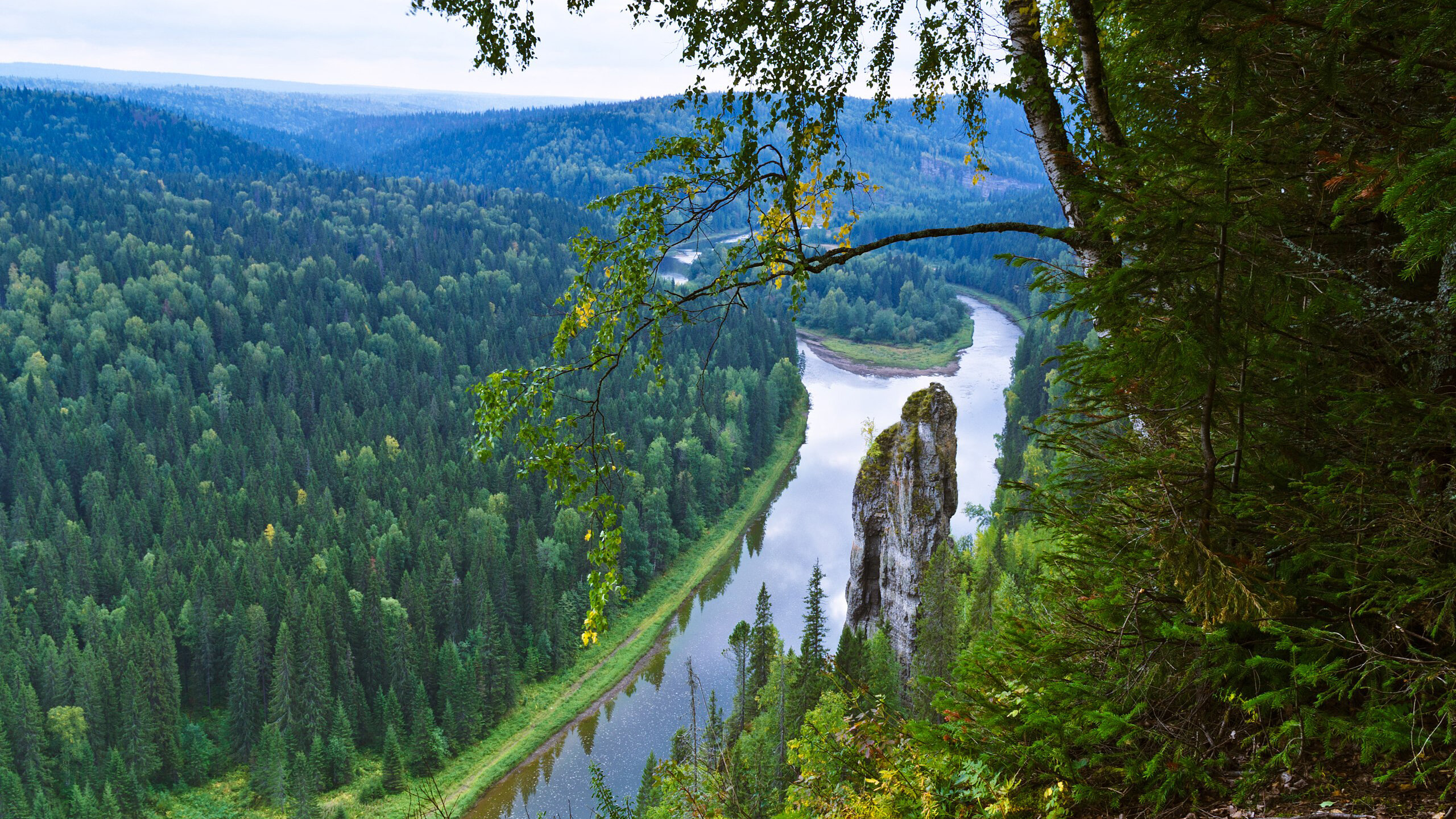 Куда съездить отдохнуть из Перми: подводная пещера, Голубые озёра и Каменный город