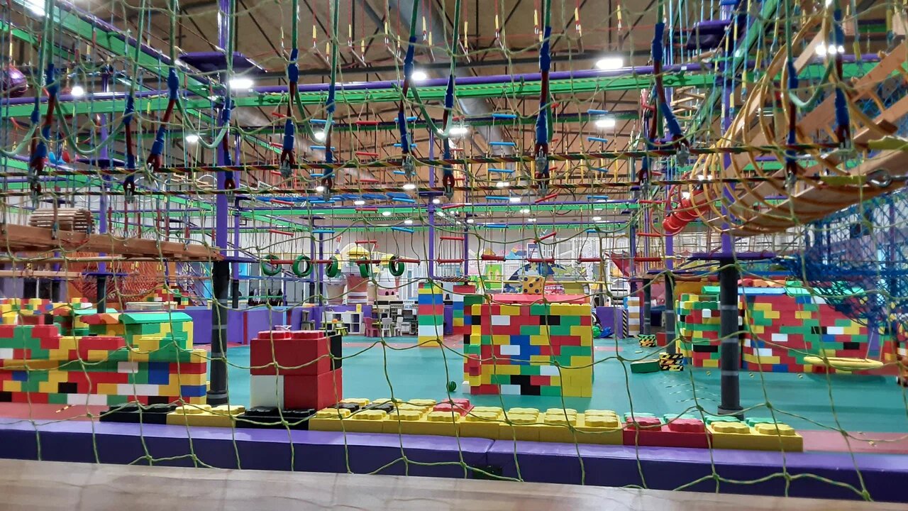 В развлекательном комплексе можно купить билет только на батуты.