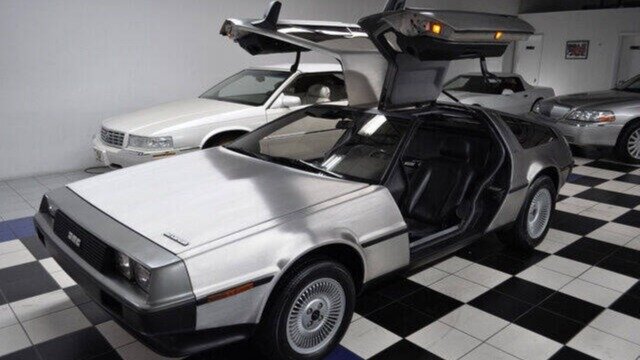Спорткар DeLorean, на котором не ездили последние 36 лет, выставили на продажу
