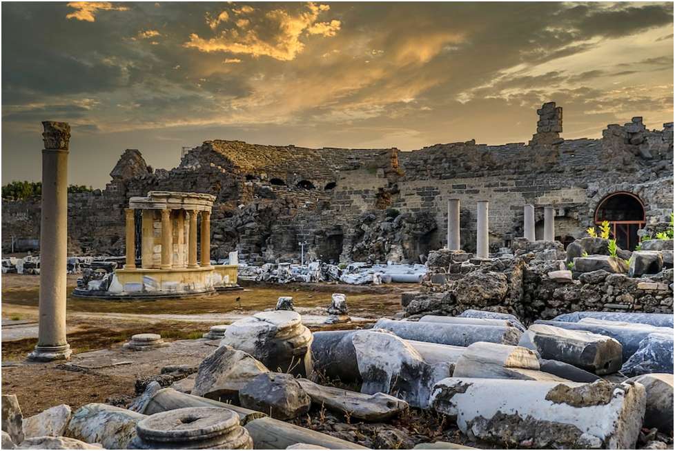Город Сиде в Турции: античные развалины, римский амфитеатр, водопад Манавгат 