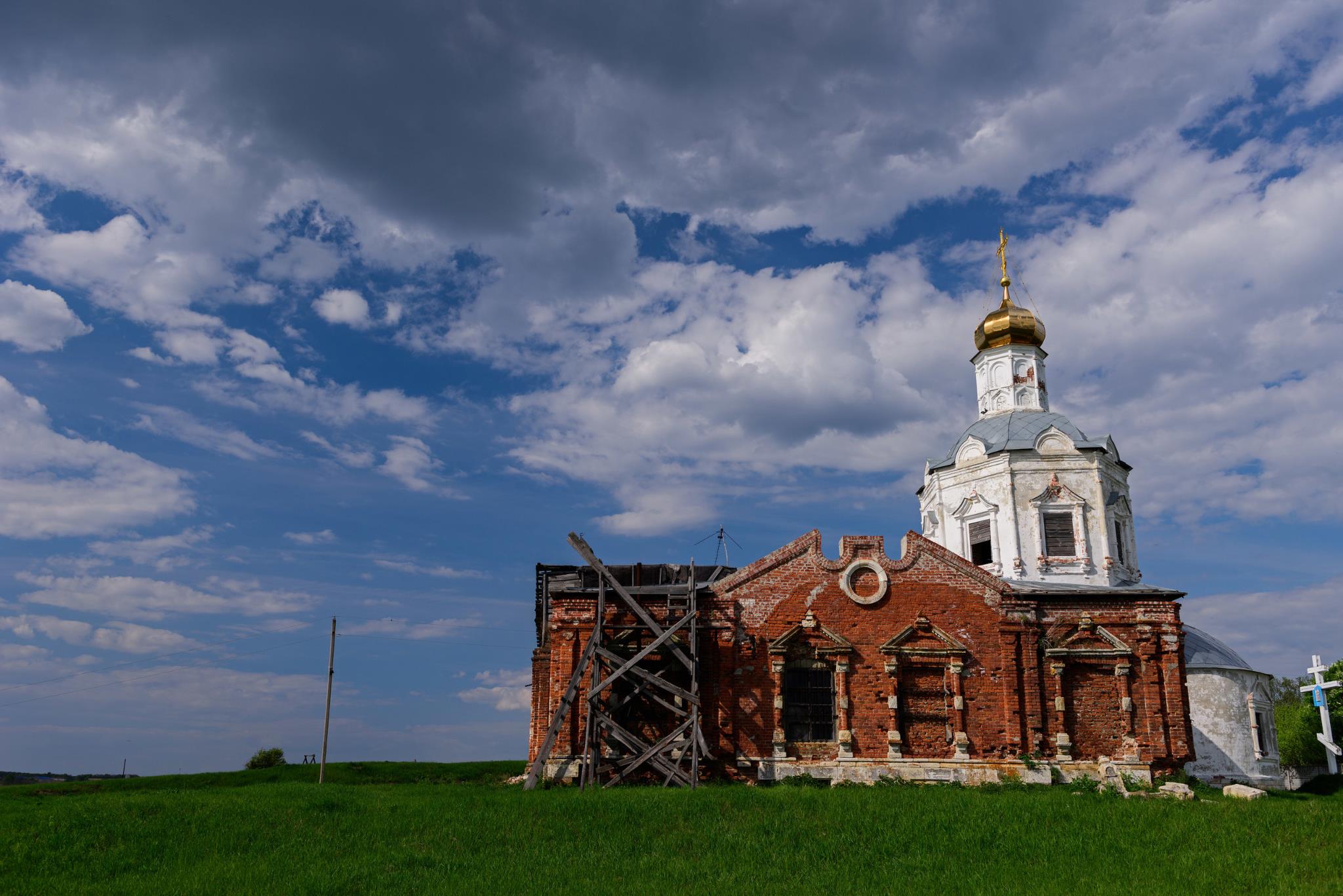 В таких местах особенно ощущается связь
прошлого и будущего.