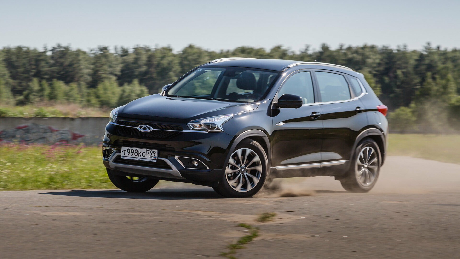 Как едет и чем пахнет новый Chery Tiggo 7