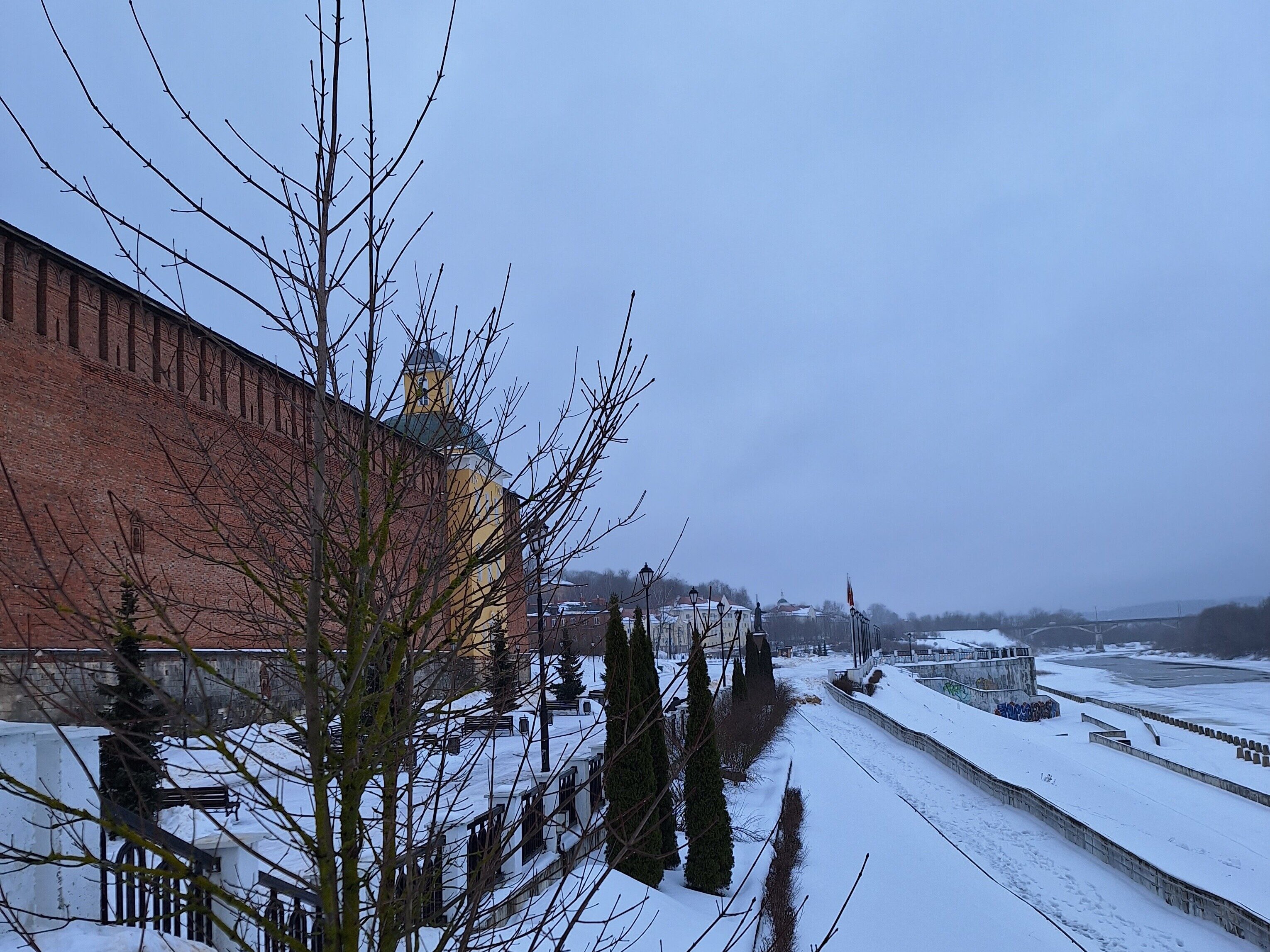 Три снежных дня в Смоленске: соборы, башни и набережная 