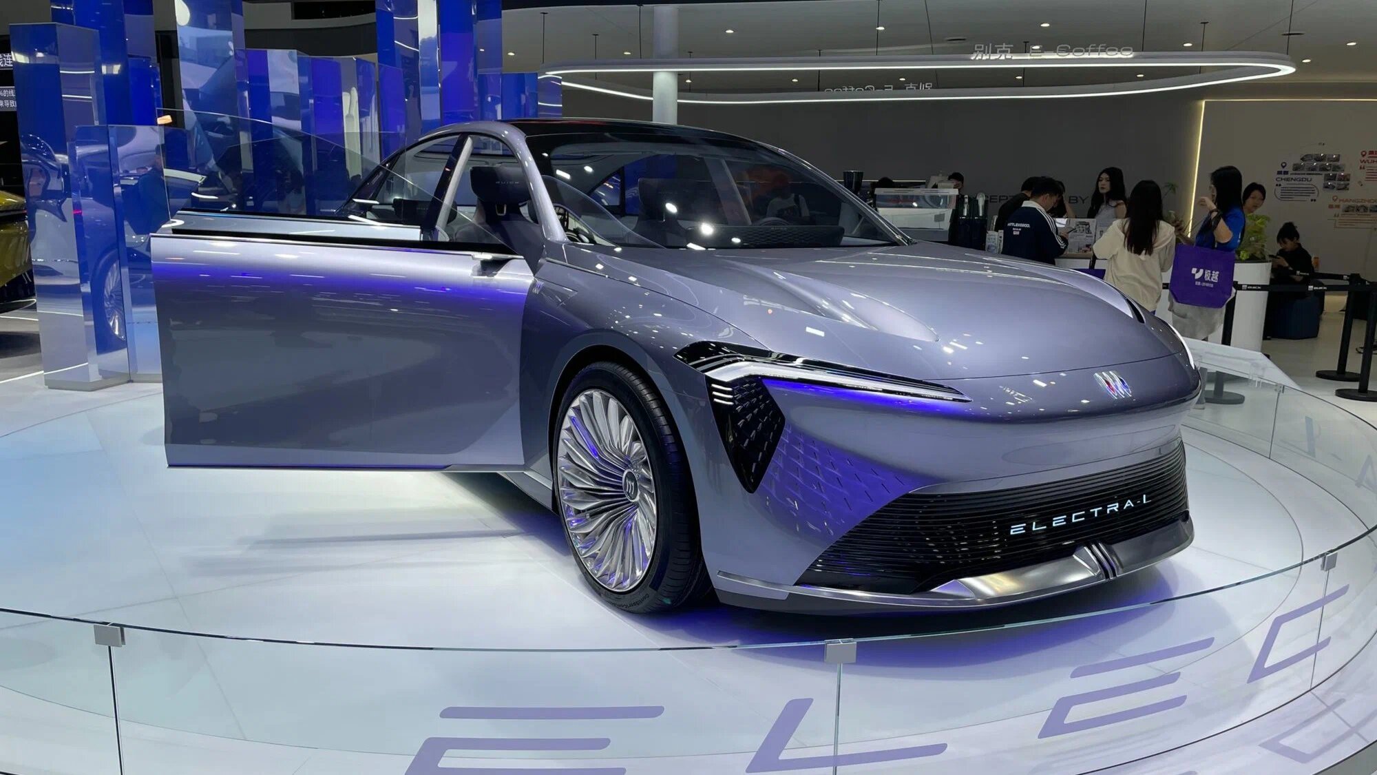 Пятиметровый электроседан Buick Electra L запоздает ради версии с увеличенным запасом хода