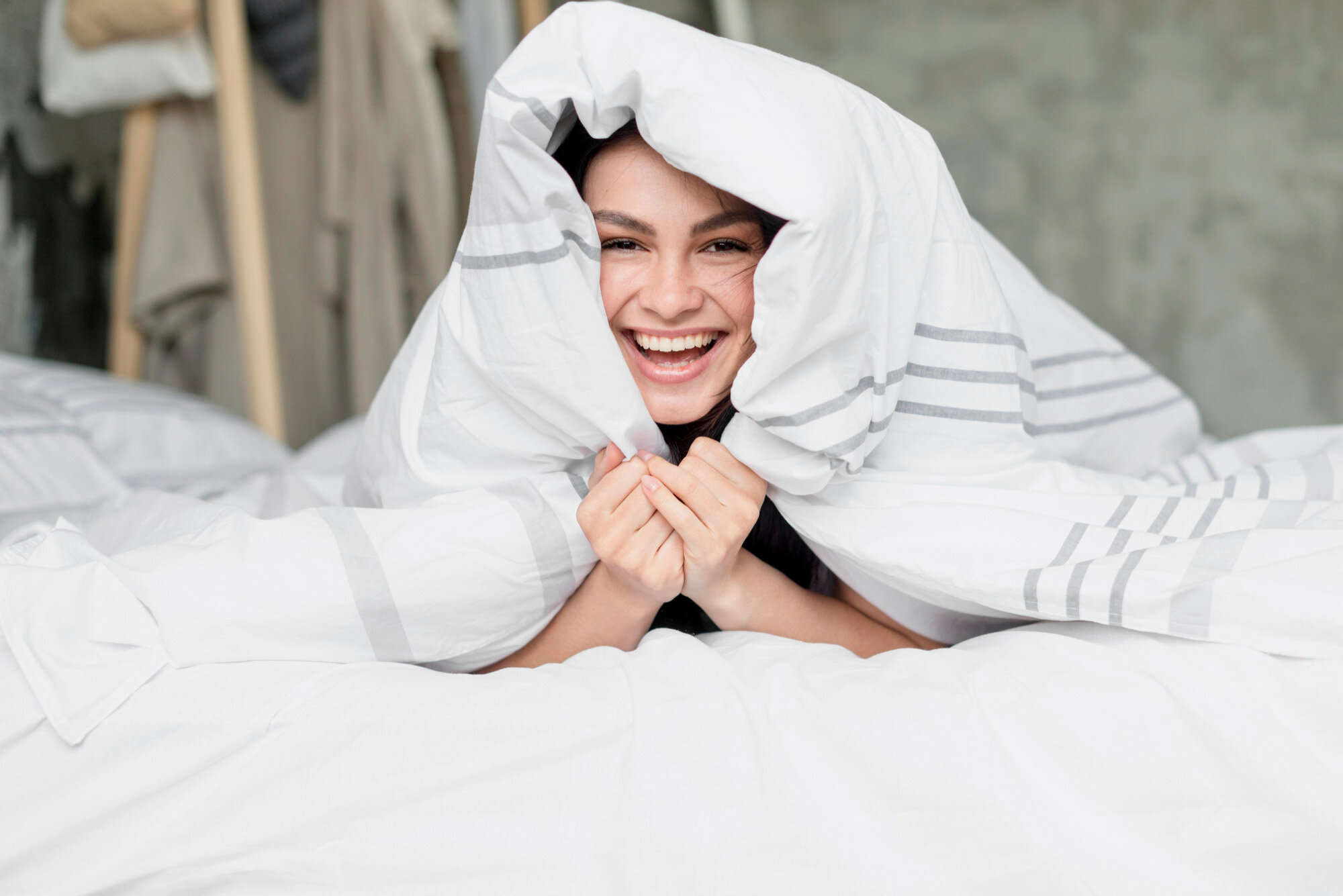 Тяжёлое одеяло — лёгкий сон: плюсы и минусы утяжелённых одеял