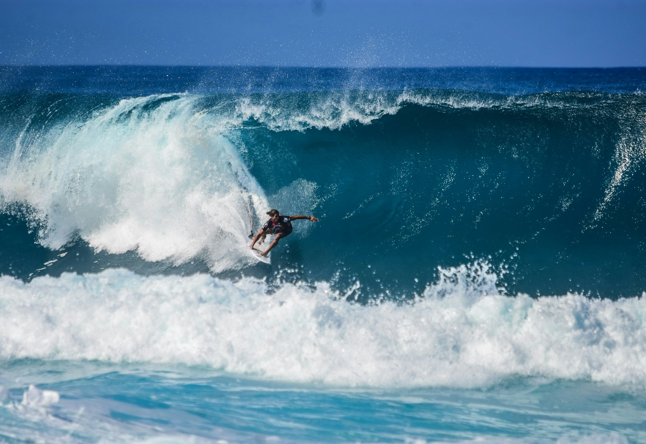 На Маврикии немало небольших бухт и заливов со стабильными волнами, подходящими для сёрфинга.