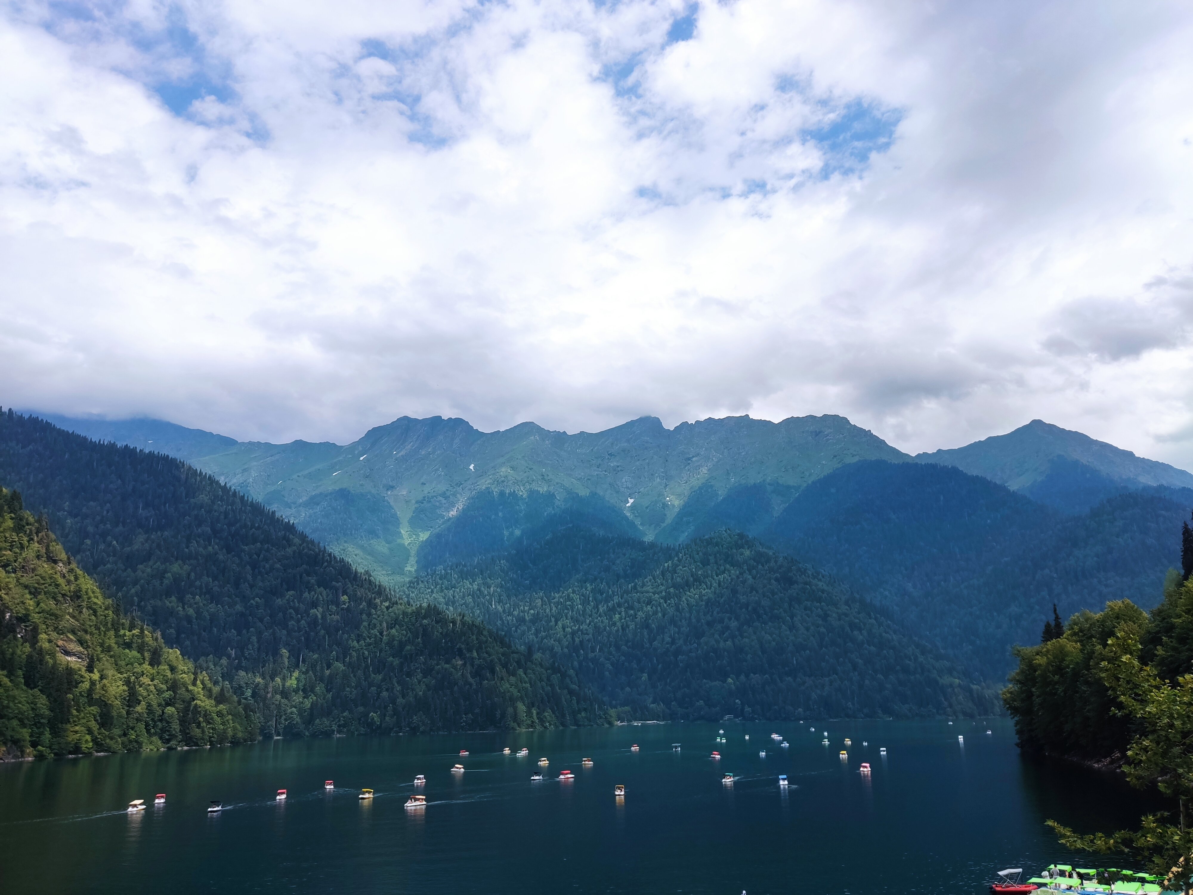 Абхазия: природные красоты и тёплое море