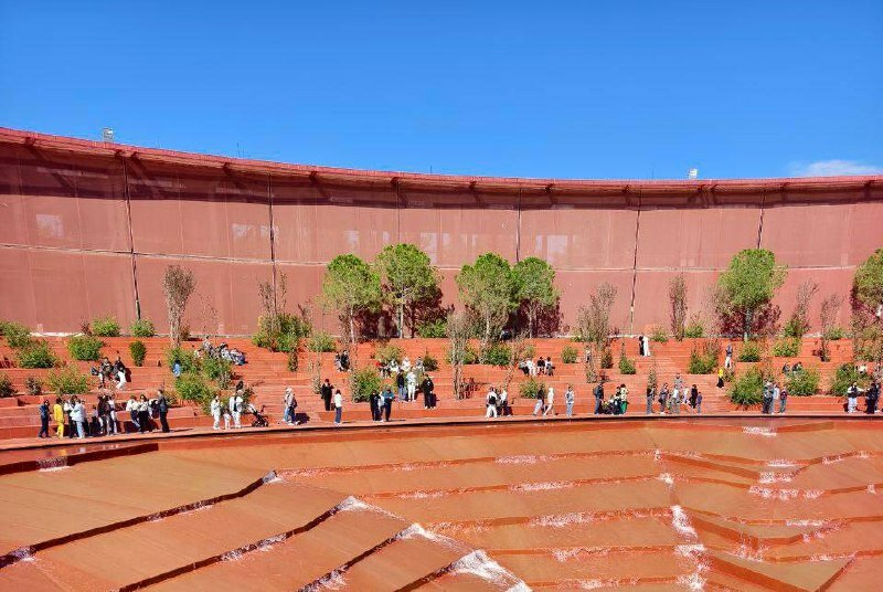 В парке Галицкого откроют арт-галерею и безалкогольный бар