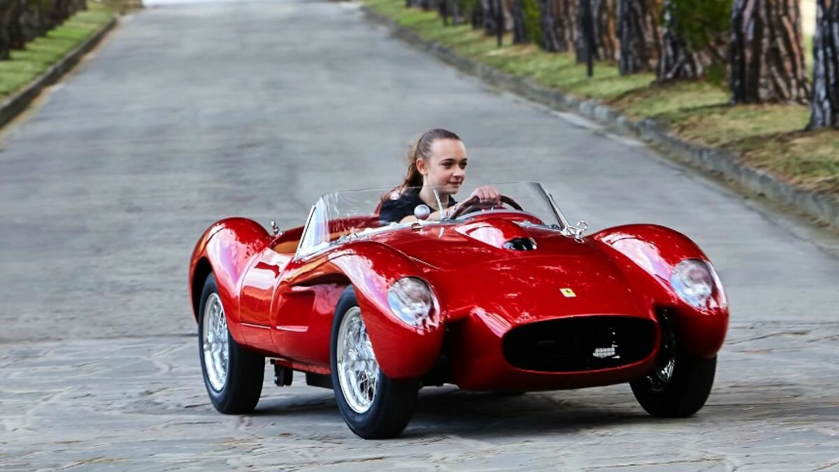 Ferrari запустила конфигуратор детских машин стоимостью от 8 миллионов рублей