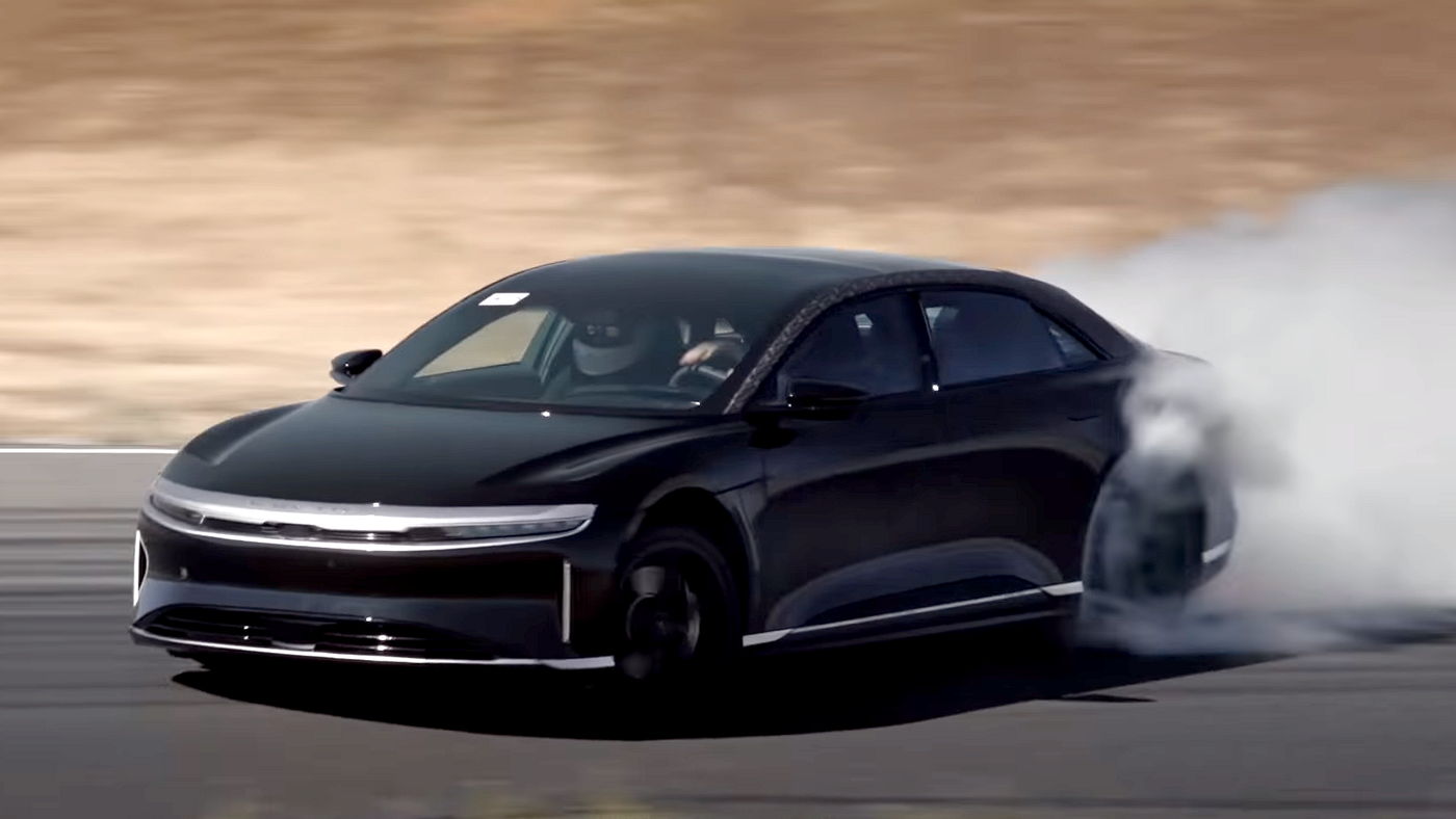 Видео с тестов «убийцы» Tesla Model S: он классно ездит в управляемом заносе