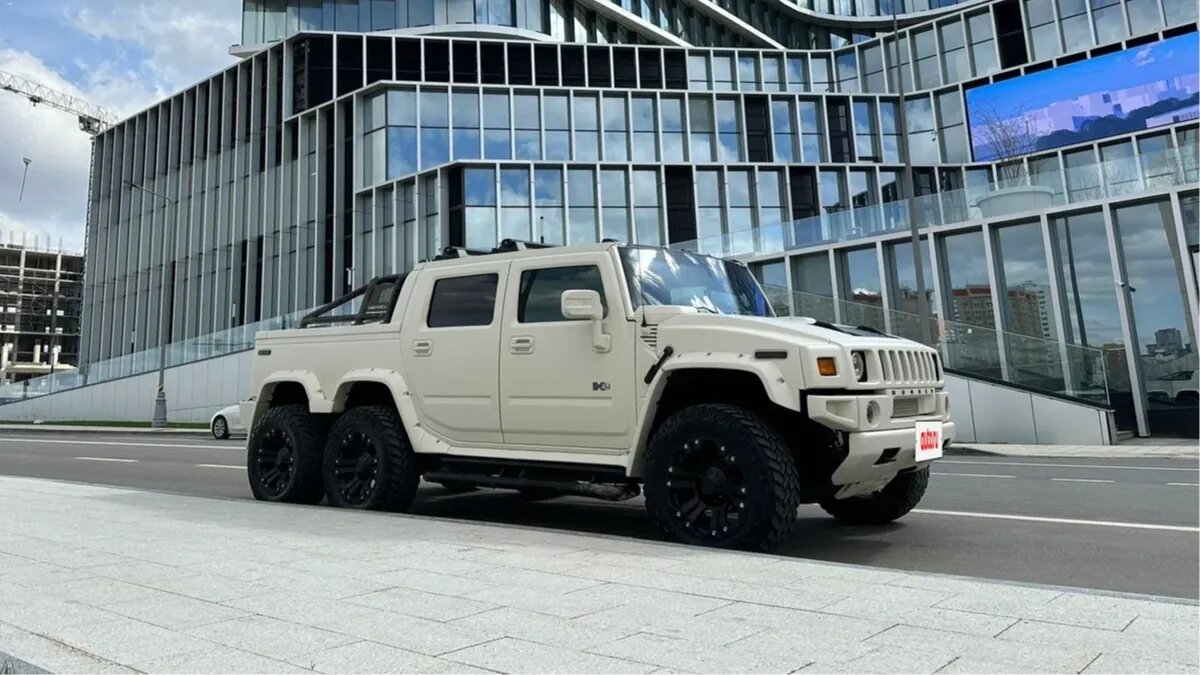 Шестиколёсный Hummer H2 появился в продаже на Авто.ру