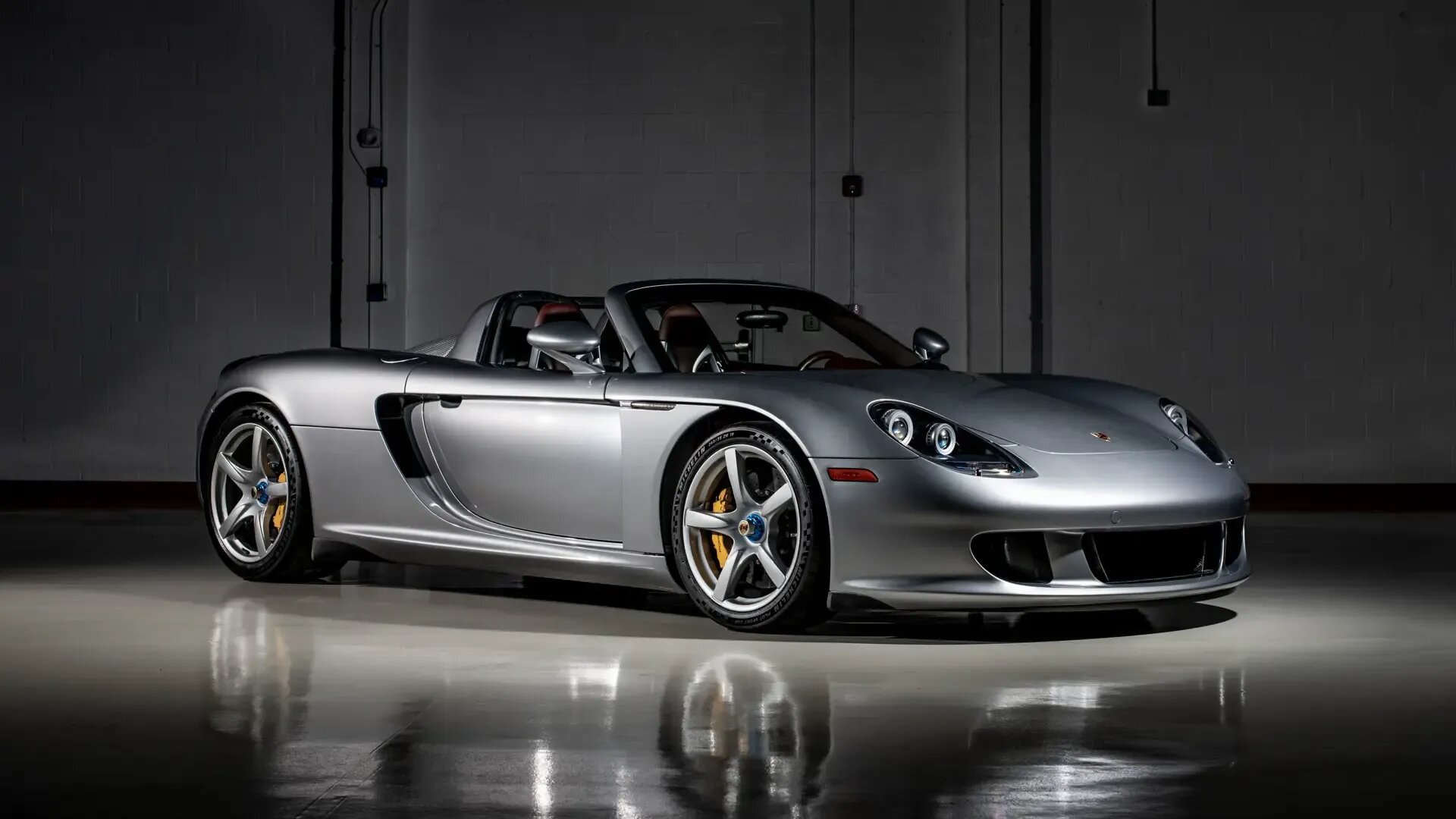 Редкий суперкар Porsche, проезжавший по 46 километров в год, уйдёт с молотка