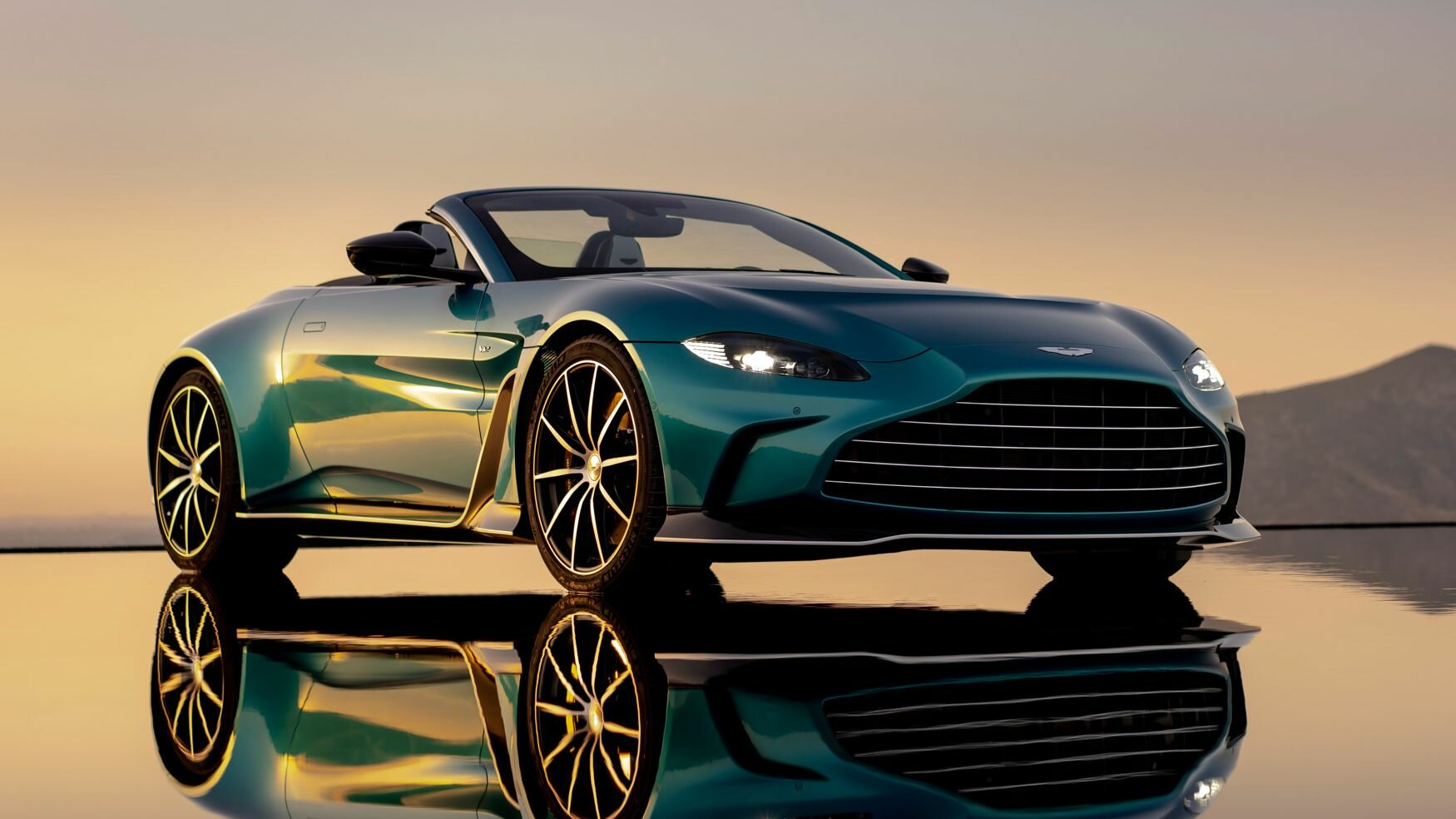 Представлен самый мощный родстер Aston Martin Vantage в истории, но купить его уже не получится