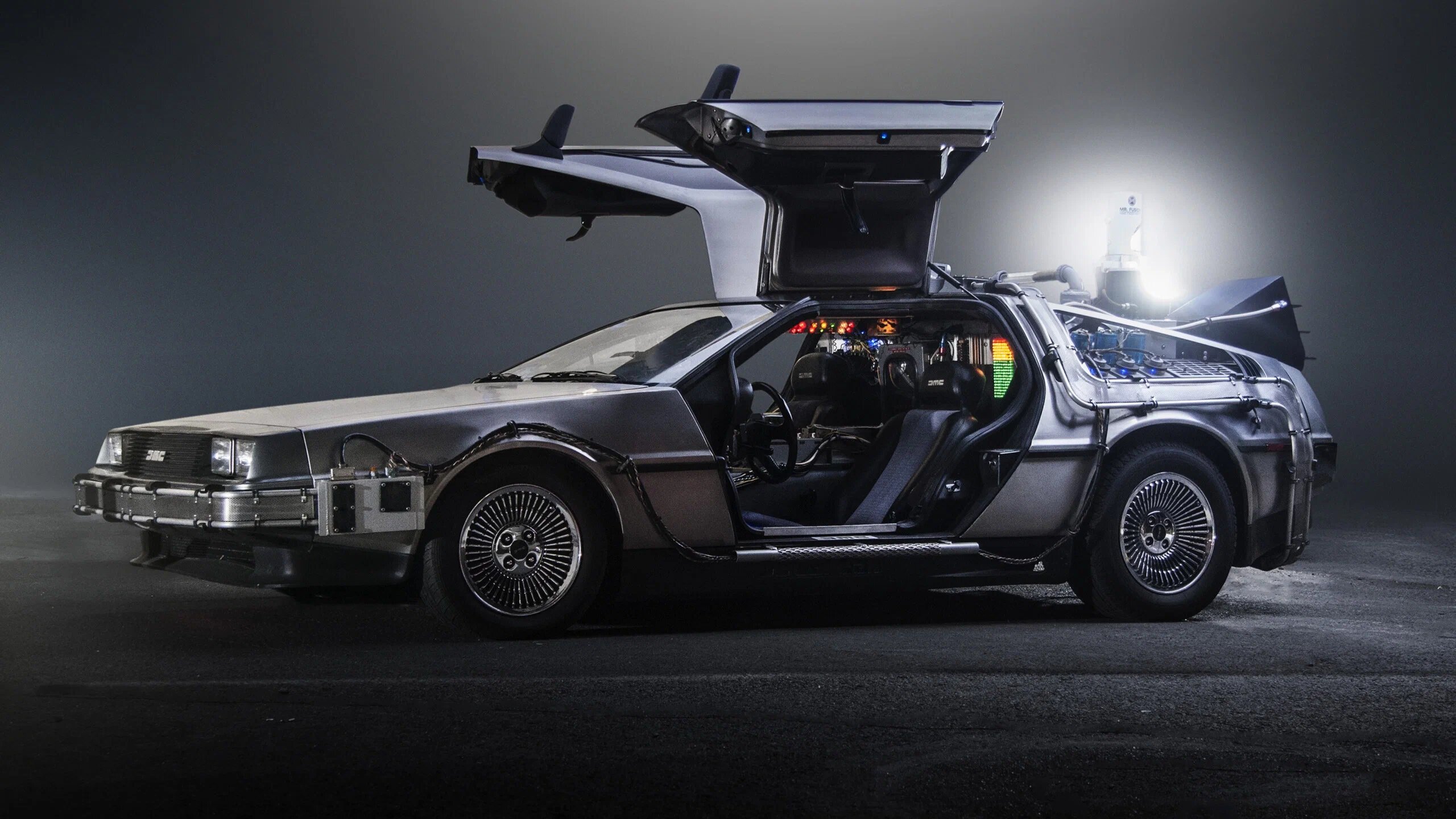 Кинокомпания NBCUniversal ответит перед DeLorean в суде