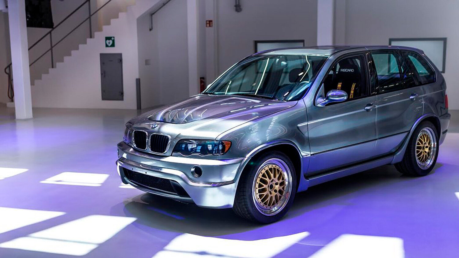 Самый неистовый BMW X5 в истории. Фотопост