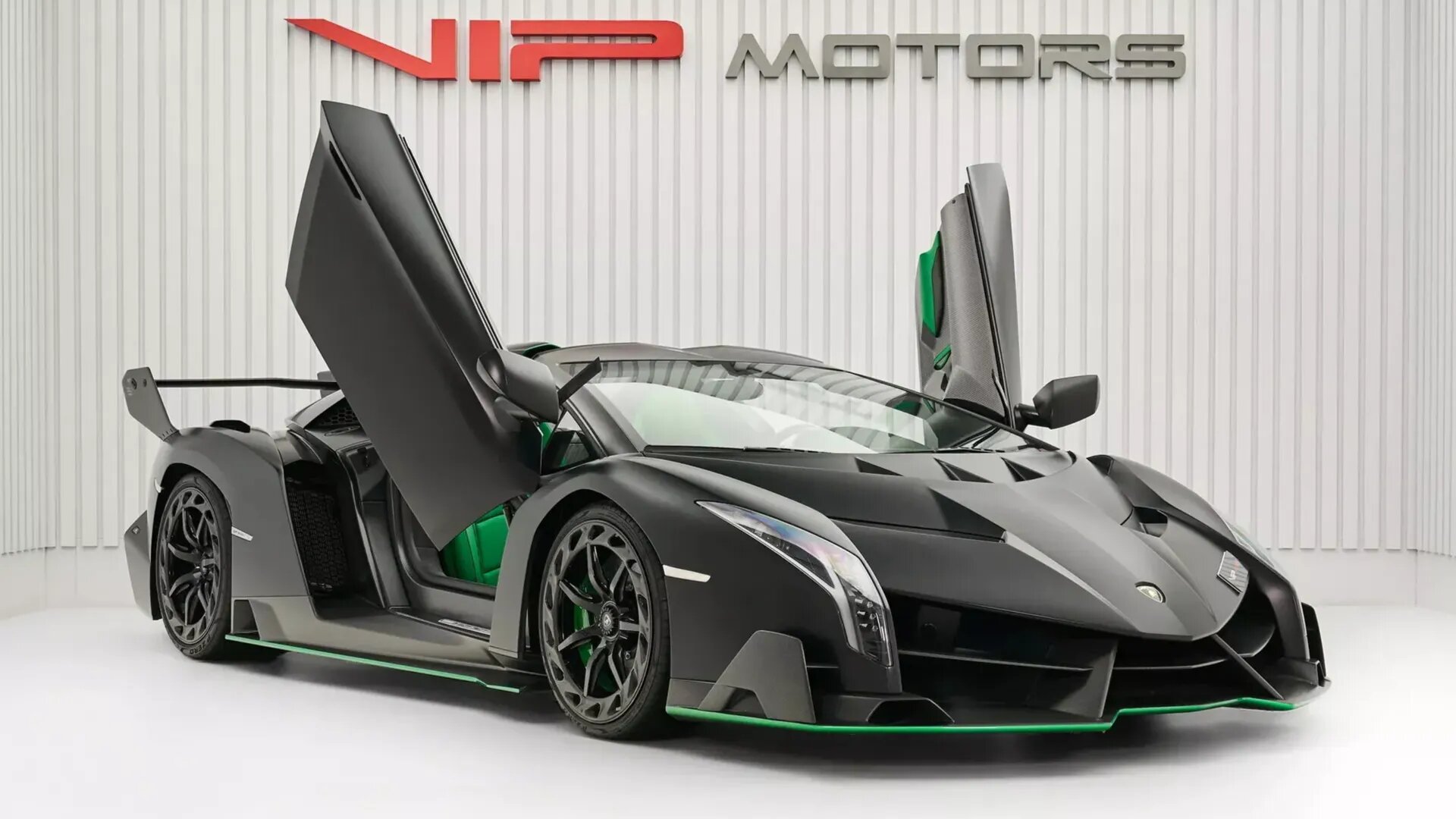 Редчайший суперкар Lamborghini Veneno продают за 9,5 миллиона долларов