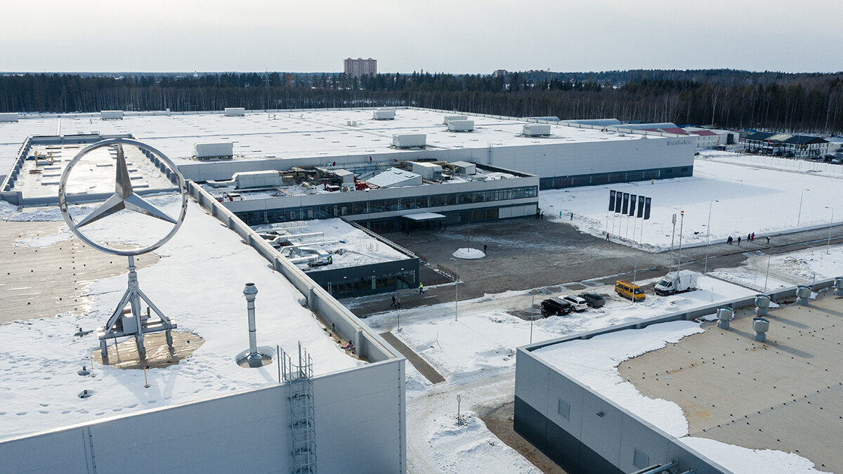 Завод Mercedes-Benz в России открыл Владимир Путин