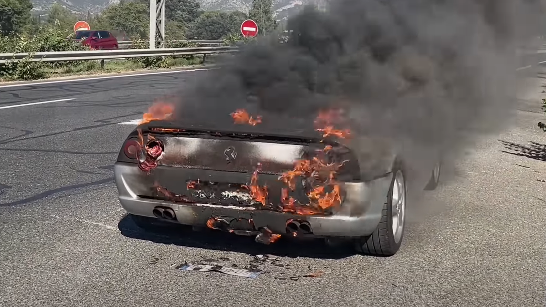 Житель США отправился во Францию для покупки редкой Ferrari, но она сгорела во время тест-драйва