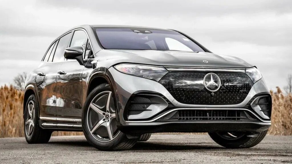 Стали известны российские цены большого электрокроссовера Mercedes-Benz EQS SUV