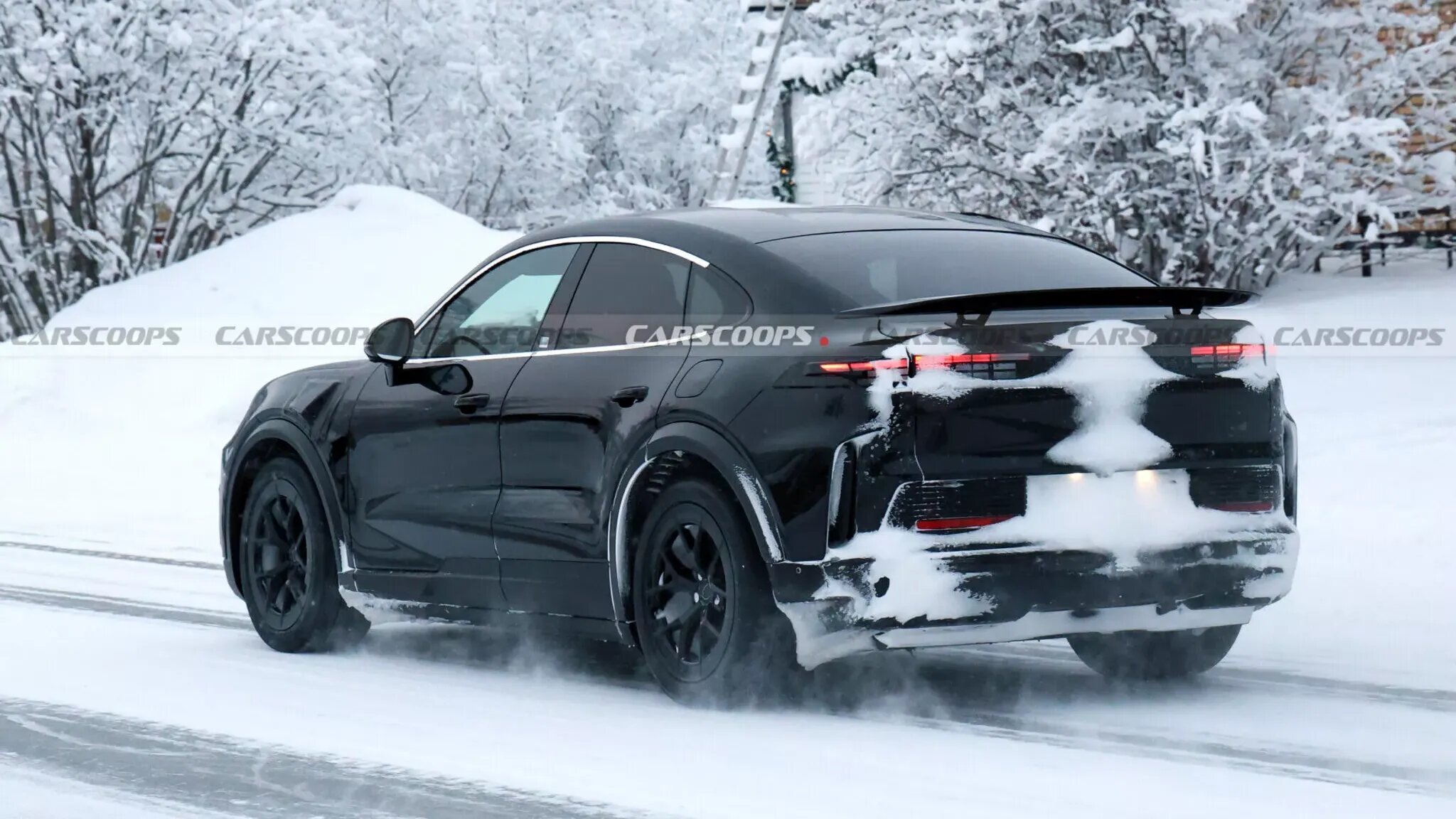Сверхмощный Porsche Cayenne на батарейках станет ещё мощнее с кузовом купе