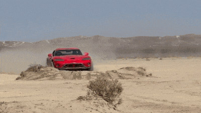 Создатель внедорожного Dodge Viper показал, как он прыгает