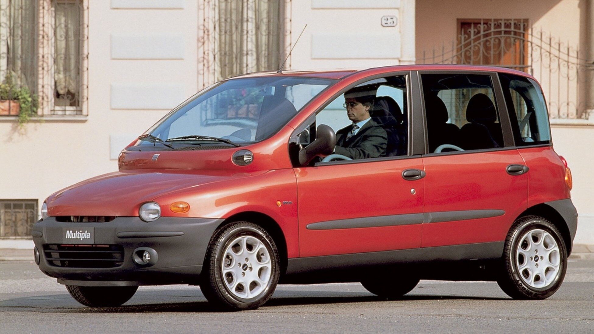 Fiat возродит некрасивую модель Multipla