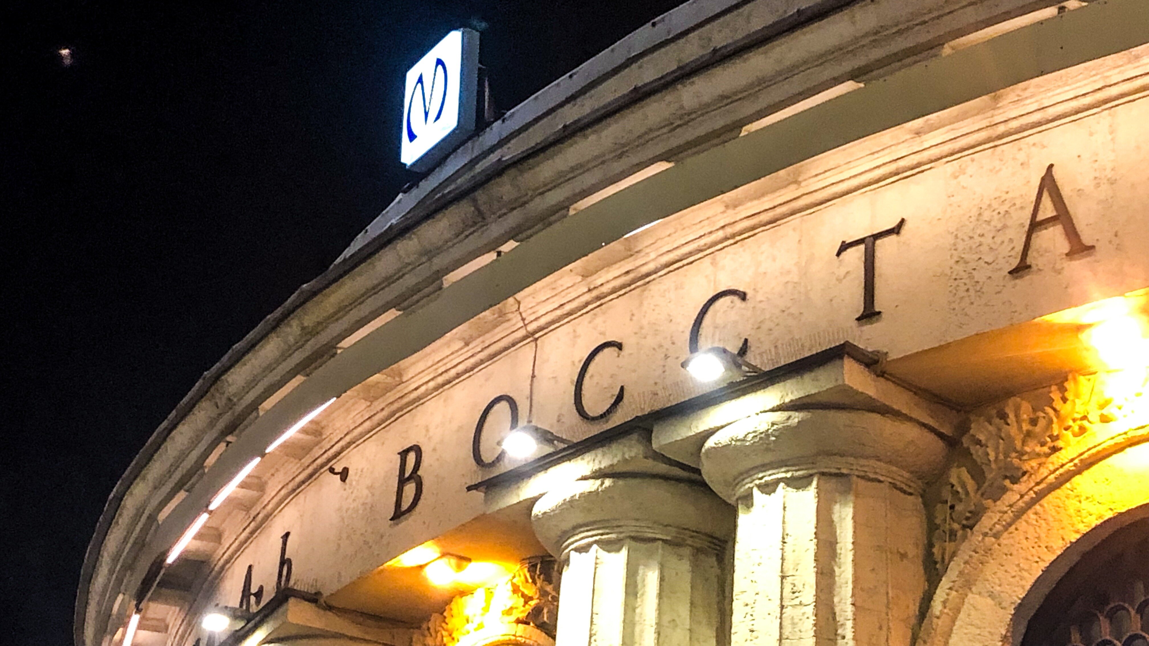 Топ-10 красивых станций метро Санкт-Петербурга