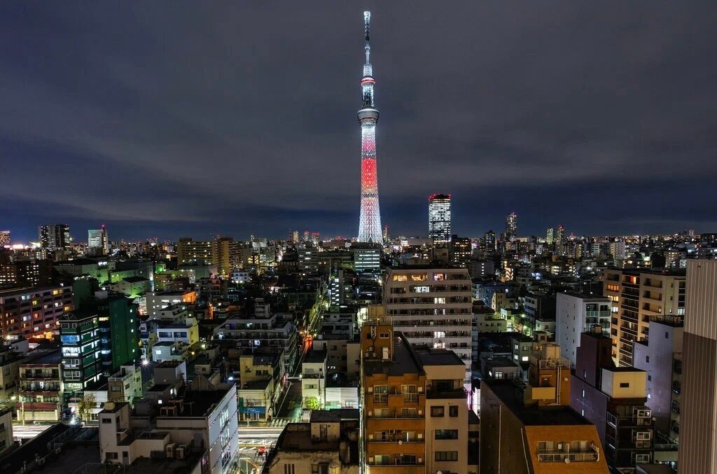 На
телебашне Tokyo Skytree
есть две смотровые площадки — на высоте 350 и 450 метров.