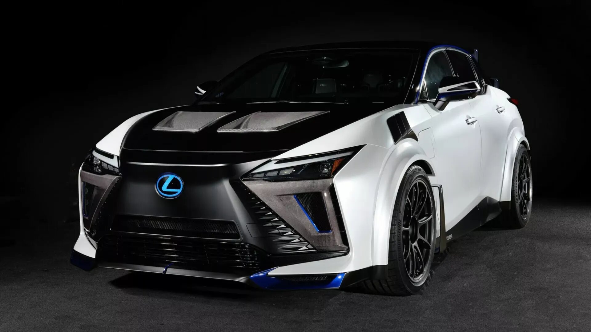 Марка Lexus доработала семейный электрокроссовер RZ: теперь он очень агрессивный 