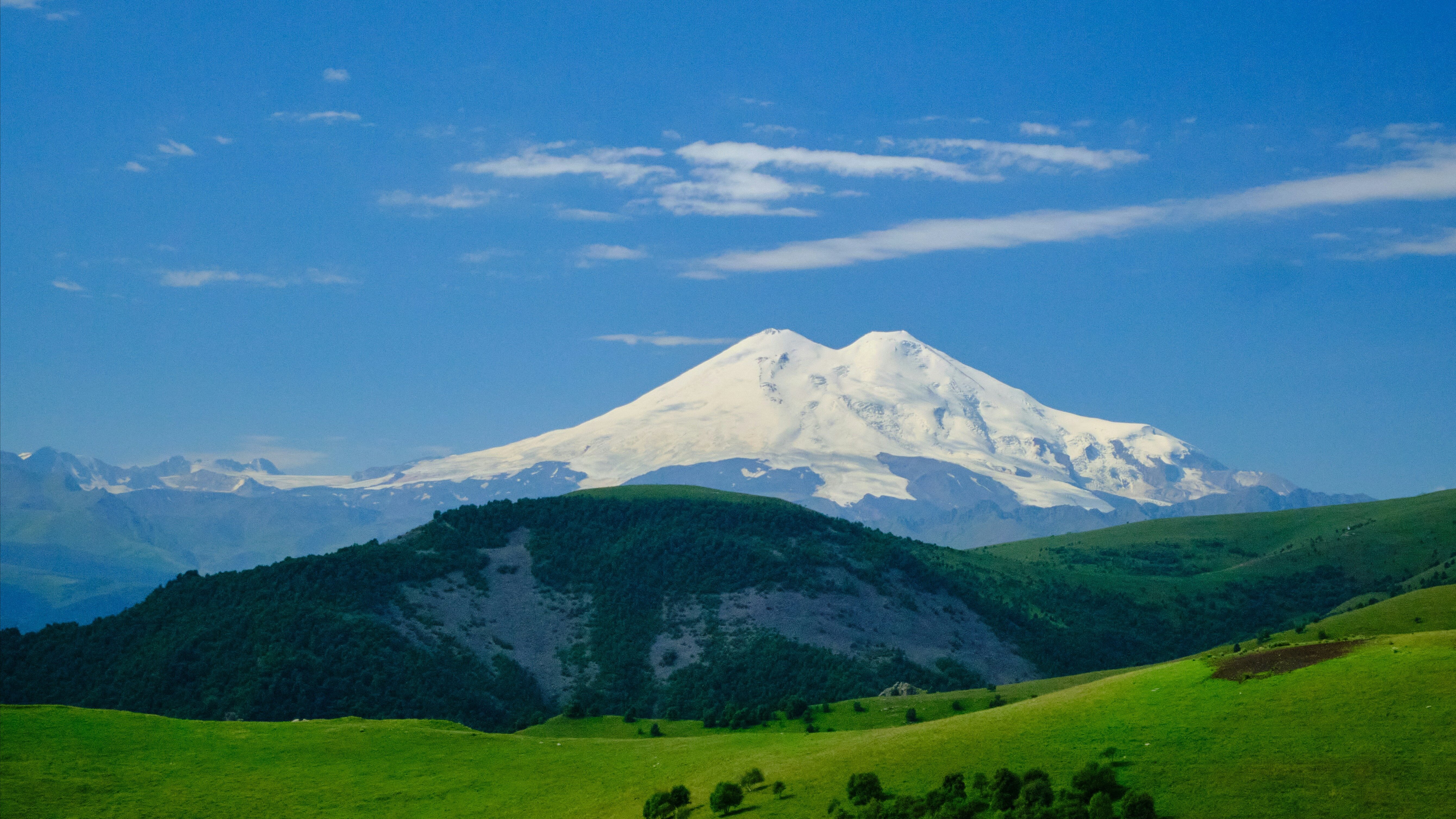 Эльбрус, Дыхтау и другие: какая самая высокая гора в России 