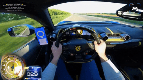 Видео: взгляните, как легко Ferrari 812 Superfast набирает 330 км/ч