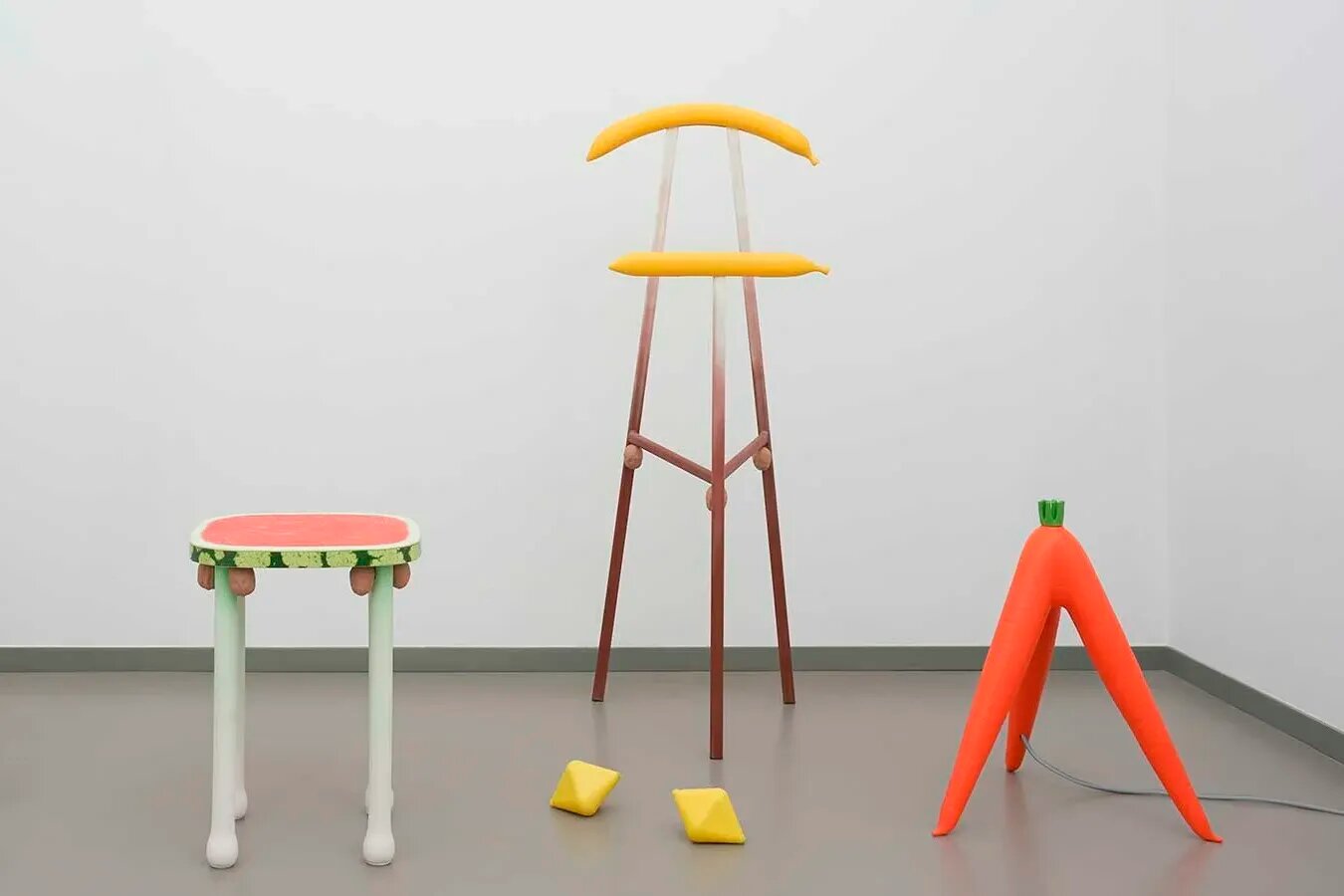 Как овощи и фрукты стали мебелью: фотопост с содержанием ГМО