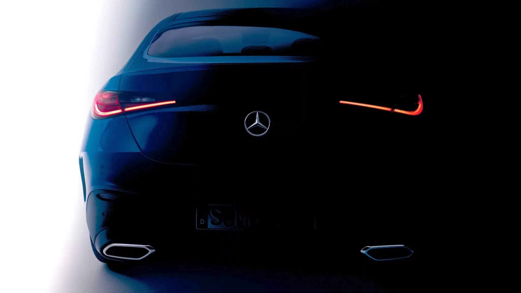 Появились изображения трёх обновлённых кроссоверов Mercedes-Benz