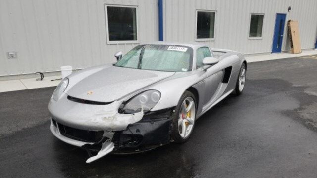 Разбитый Porsche Carrera GT оценили в 27 миллионов рублей, и это недорого