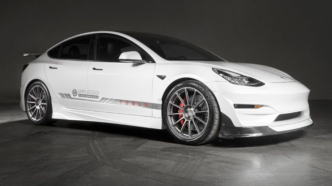 Электрокары Tesla теперь можно украсить карбоновыми аксессуарами от Koenigsegg