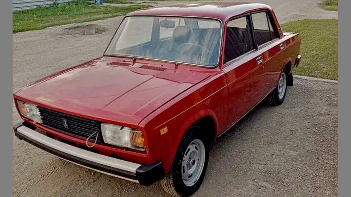 30-летний экспортный ВАЗ-2105 с пробегом 18 километров продают на Авто.ру