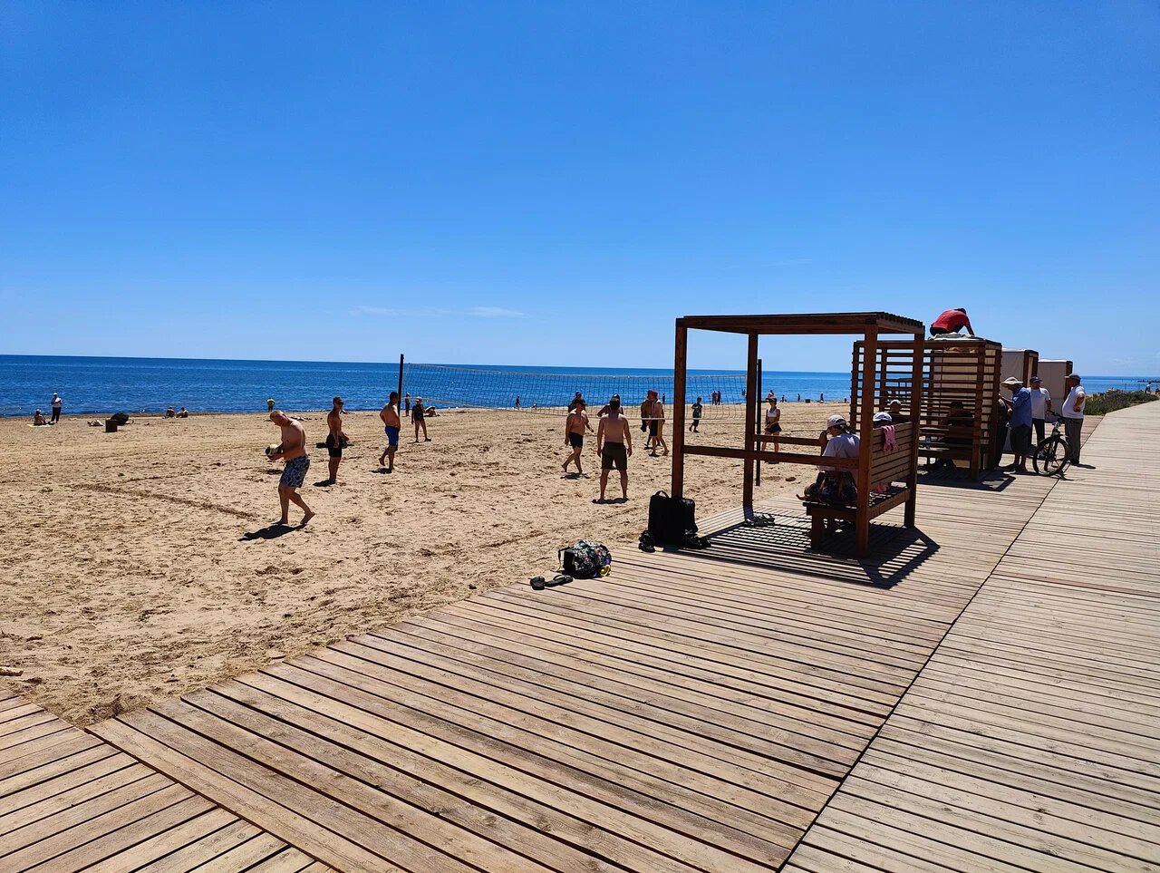 Центральный пляж в Дербенте
оборудован лучше других.